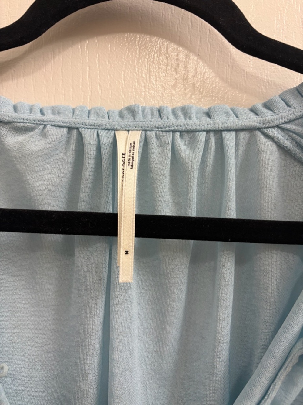 Light Blue Ruched‎ Button-Front Long Sleeve Top - Picture 3 of 6